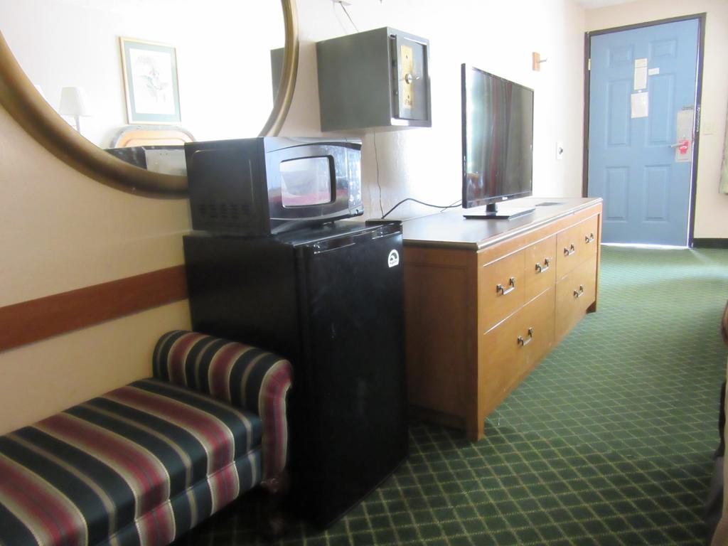 Econo Lodge Pooler - Savannah I-95 מראה חיצוני תמונה