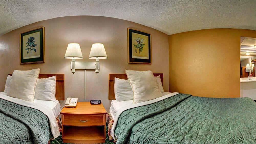 Econo Lodge Pooler - Savannah I-95 מראה חיצוני תמונה