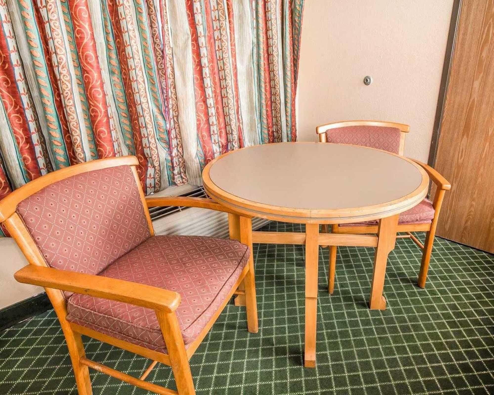 Econo Lodge Pooler - Savannah I-95 מראה חיצוני תמונה