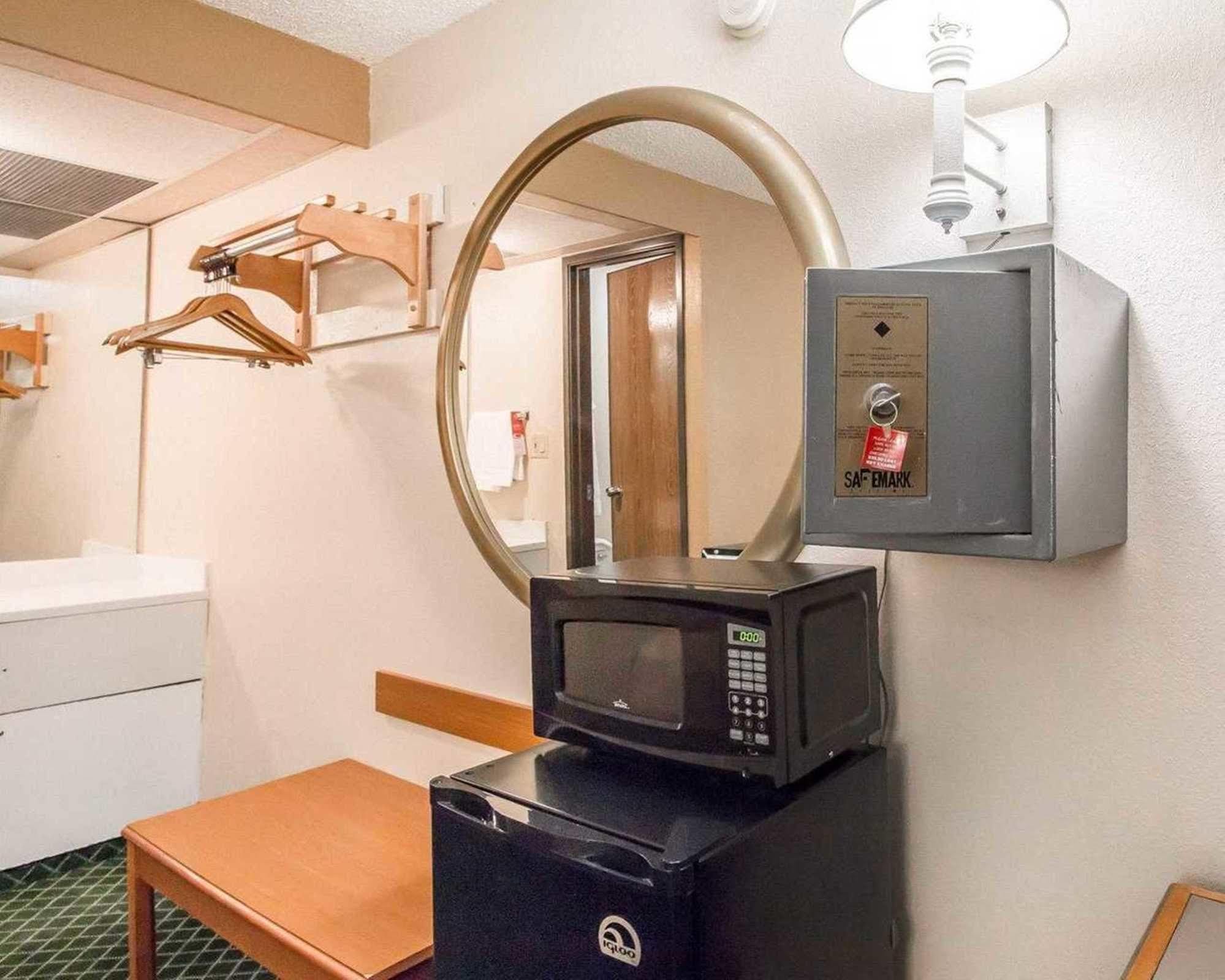 Econo Lodge Pooler - Savannah I-95 מראה חיצוני תמונה